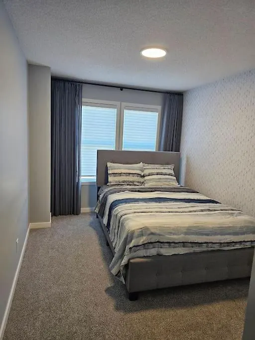 Calm And Cozy 2 Bedroom YYC 0*,  Kanada